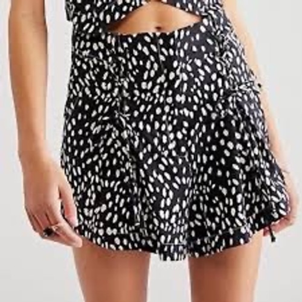 Free People Bennett High Rise Spotted Lace Up Short Black White Polka Dot Size 4